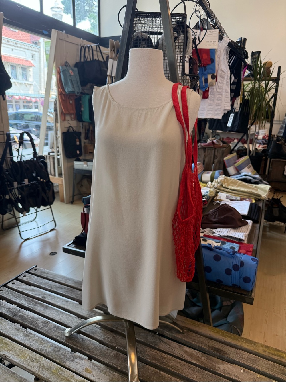 Eileen Fisher 100% Silk Cream Sleeveless Top